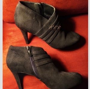 Size 9 black Ankle Boots